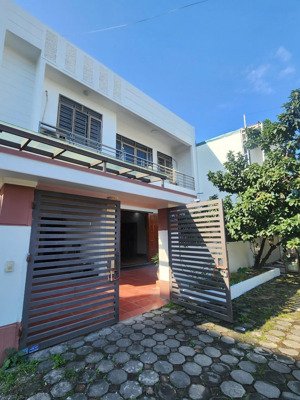 tặng nhà 2 tầng kiên cố rộng như biệt thự khi mua 2 ô đất vị trí trung tâm đầu cầu k67.