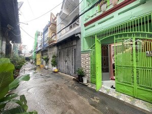 nhà 1 sẹc ,2 tầng ,1 đời chủ ,50m2(4,1 x 12)hoàn công sổ hồng ngay đường số 4 công viên làng hoa