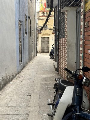 bán nhà đền lừ hoàng mai,cách 2 nhà ra đường ô tô.