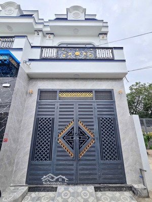 bán nhà 1 trệt 1 lầu sổ riêng hoàn công , vị trí : gần cầu đồng nai , thuận tiện di chuyển sài gòn