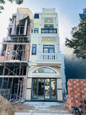 nhà phố kdc icon central gần chợ thông dụng, phường tân đông hiệp, tp dĩ an.