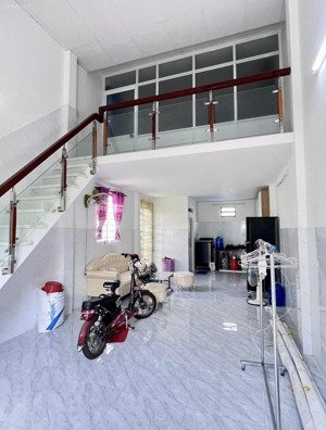 nhà góc 2 mặt tiền bán gấp tại xã long định, cần đước, long an giá 1,28 tỷ, 40m2