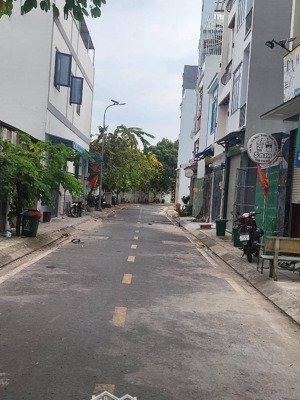 nhà 3 tầng 4pn, hxh 6m đường quốc lộ 1, bình hưng hòa, bình tân, dt60m2, giá 6.2 tỷ.