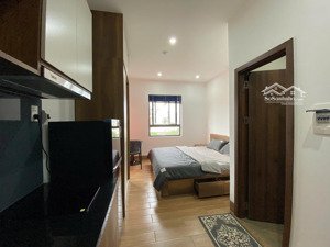 cho thuê căn hộ quận 4 có ban công, gần cầu kênh tẻ, khánh hội, đh luật, full nội thất như hình