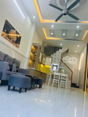 đi định cư nước ngoài bán nhanh nhà nguyễn bỉnh khiêm bến nghé quận 1