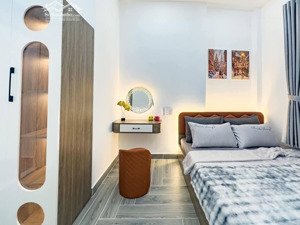 kẹt vốn bán gấp nhà nhà trần cao vân ,p6 q3 , giá tốt chỉ 3 tỷ 790 còn thương lượng, có dòng tiền