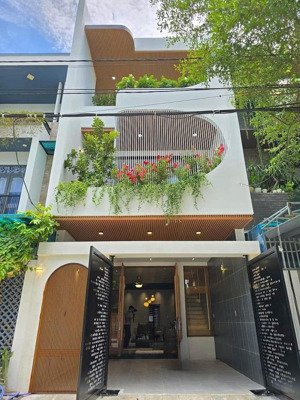 vợ chồng tôi kẹt tiền bán nhà cư xá đồng tiến -p15 - quận 10 gần chợ và trường học. giá 3tỷ680/78m2