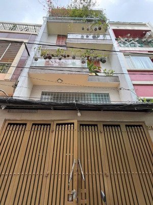 tôi bán nhà bàn cờ-quận 3 giá 4.360tỷ/80m2. gần đại học hoa sen. cho thuê 26tr tháng