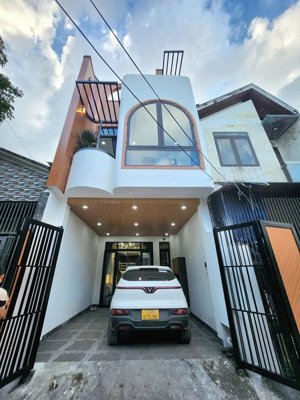 tôi chính chủ cần bán nhà 2 tầng kiệt 01 hoàng văn thái, hòa khánh nam, liên chiểu