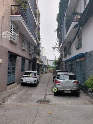 h3. hiếm có đường phú thọ hoà - 67m2 4 tầng - hxh 8m giá chỉ 8,2 tỷ thương lượng