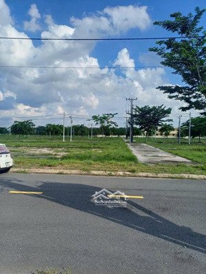 chủ gửi lô đất kdc đức phát 3, lai uyên, bàu bàng. diện tích 76m2 full thổ cư, sổ sẵn, giảm sâu