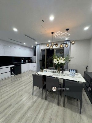 cần tiền bán gấp chung cư b11d nam trung yên,cầu giấy 2n2w nhỉnh 6 tỷ nội thất mới sổ đỏ 