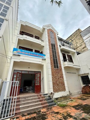 siêu phẩm độc bản trung tâm nha trang hàng hiếm mặt tiền lý thánh tôn sát biển