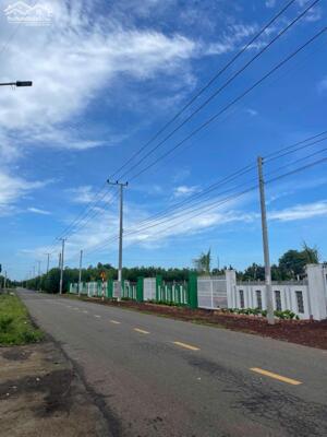 BÁN GẤP LÔ ĐẤT NGAY HỒ SUỐI MÔN ĐẤT ĐỎ TPHCM, 300M2 GIÁ 1TY200