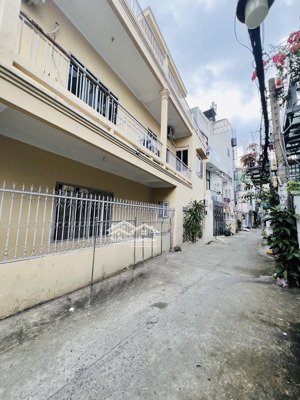 ngay vincom nguyễn xí - lô góc đẹp - 3 tầng btct - hẻm ô tô 1 trục - 93m2 4.3x16 nở hậu 7m - 8.95tỷ