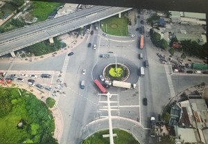 bán đất vị trí đẹp, ngay vòng xoay phú hữu, 337m2 (ngang 12m), giá 26 tỷ, xe tô quay đầu thoái mái.