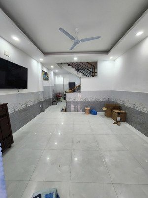 nhà đường hiệp thành 45, ngay trường võ trường toản, hxh thông , 4pn