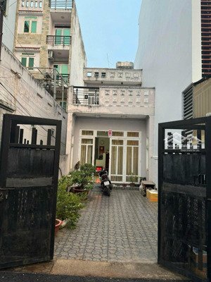 gđ lo cv cần bán nhanh căn nhà gần 100m2 -căn góc 2 mặt tiền-oto vào tận nhà-1 đời chủ