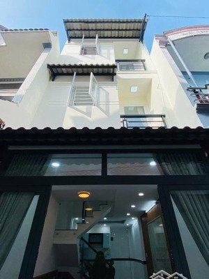 cô tiên cần tiền bán gấp nhà hùng vương-p9-q5, gần chợ an đông. giá 3tỷ680/70m2 đang cho thuê 24tr