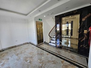 bán nhà mặt phố đại la - thang máy - kinh doanh - vị trí sầm uất - vỉa hè rộng - nhà mới