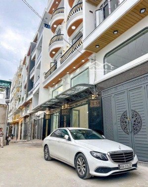 nhà mới đón tết 5 tầng full nội thất sịn sò tại hương lộ 2,chỉ 7,65 tỷ