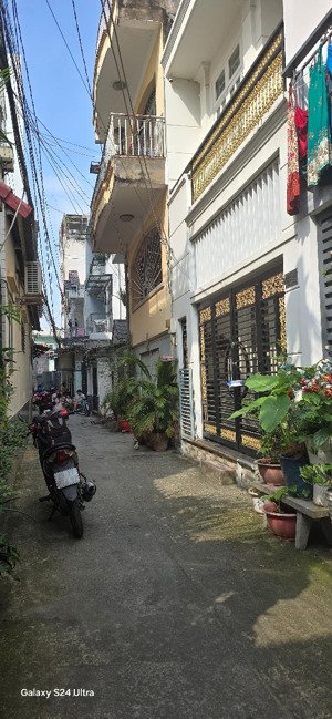 nhà m,ới ở liền ngay hoàng trọng mậu,sát quận 4 ,hàng xóm khu him lam,đi bộ ra lotte, 60m2 giá 7ty