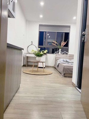 cho thuê phòng trọ đầy đủ nội thất, nhà vệ sinh riêng, có thang máy và dọn dẹp tại đình thôn