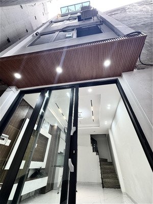 bán nhà 5 tầng ngõ 229 phố minh khai, vị trí cực đẹp với tầm giá tiền.