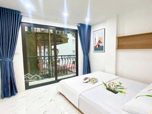 tòa nhà dòng tiền xã đàn ô tô điện đỗ cửa, 16 phòng, dt 1tỷ/năm, nhà mới, 2 thoáng, 73m2