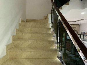 cho thuê bt 3pn, 3 tầng, mega village, giá tốt 15 triệu, 75m2, q9, hcm