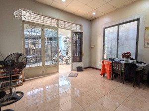 nhà q2 - giá 50.5tr - mt 5.6m - diện tích 95m2