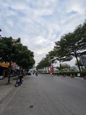 bán gấp đất phú diễn cầu diễn khu phân lô bàn cờ, vỉa hè rộng, ô tô tránh, kinh doanh sầ