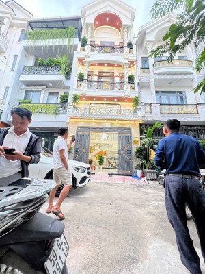 chính chủ ký gửi nhà đường võ văn tần p5 q3 60m2 hẻm oto 5m