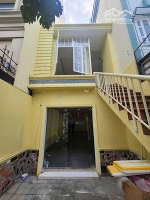 bán nhà mặt tiền hoàng hoa thám tân bình - 101.9m2 - 2 tầng - 26.9 tỷ - sát nhà ga t3