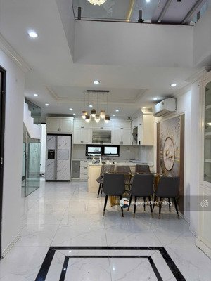 bán shophouse hải phát trâu quỳ, gia lâm đã hoàn thiện chỉ việc về ở , giá siêu tốt