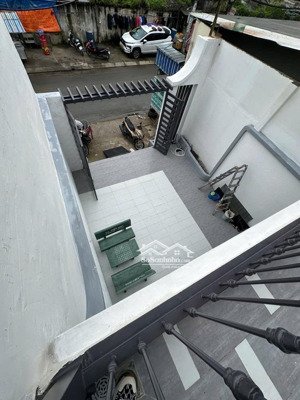 mặt tiền sát tên lửa giá 12,x - 152m2 - giữ tiền đỉnh