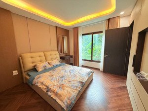 trần duy hưng - 50m2*5t thang máy, mt: 7m - 13 tỷ lô góc - ngõ nông - mới tênh