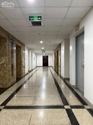 Mặt nhà ngõ 76 Trần Thái Tông, Cầu Giấy 139m2, giá: 90 tỷ, mt: 12m, 3 tầng cũ, vỉa hè 5m