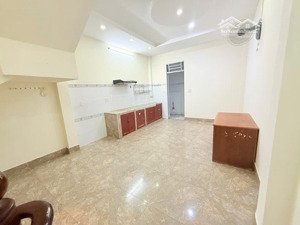 56m2 ,hxh ,2 tầng khu phân lô đối diện bệnh viện đa khoa thủ đức chỉ hơn 6 tỷ.khu phân lô đồng bộ