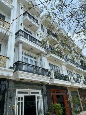 khu hiếm-dãy nhà phân lô xd đồng bộ-khuân viên cây xanh -cạnh bv quốc tế hoàn mỹ-siêu thị aeon mall