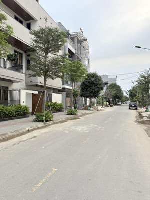 chính chủ cần bán đất đường lê ấm , phường hoà xuân , tp đà nẵng . diện tích 100 2 , giá cực tốt