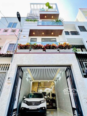 tôi muốn bán căn đề thám - quận 1 giá 5.360tỷ/79,8m2. cho thuê 30tr. gần chợ nga