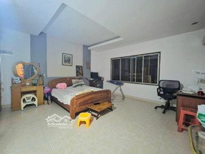 hiếm - biệt thự sân vườn - nở hậu - ô tô ngủ trong nhà - sổ riêng - giá trị ở & đầu tư đều cao