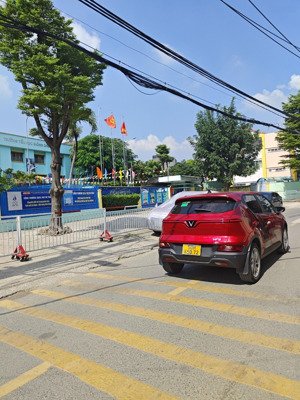 bán mặt tiền ngang hiếm 5m - đường xe tải né - sầm uất - bình trưng tây - q2 - dt 114m2