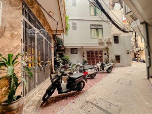 nhỏ nhỏ đống đa - thái hà - chưa đến 8 t.ỷ - 5 tầng ô tô đỗ cửa - sổ đỏ đẹp.