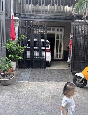 thanh toán sang tên nhà võ thành trang,p11,tân bình.giá:6tỷ270/5mx15m.sổ hồng sẵn