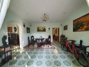 bán nhà đồng nai quận 10 - 205m2 - 2 tầng - 52 tỷ - biệt thự cổ điển của đạo diễn, nghệ sĩ ưu tú