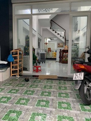 sợ hữu ngay căn nhà đường nguyễn văn huyên , phường tân thành , tân phú dt 69,6m2 giá 2 tỷ 860 tr