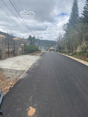 1968m2 có sẵn 476m2 thổ cư, tại phường xuân trường- đà lạt, 2 mặt tiền đường nhựa 8m, view hồ