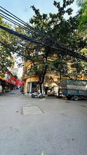 chính chủ c gái em muốn bán trước tết căn nhà hoa hậu hoàng đạo thành 3 mặt thoáng oto vào nhà